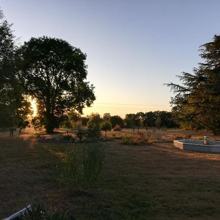 Le Domaine De Panissac Bed and Breakfast Berneuil  Εξωτερικό φωτογραφία